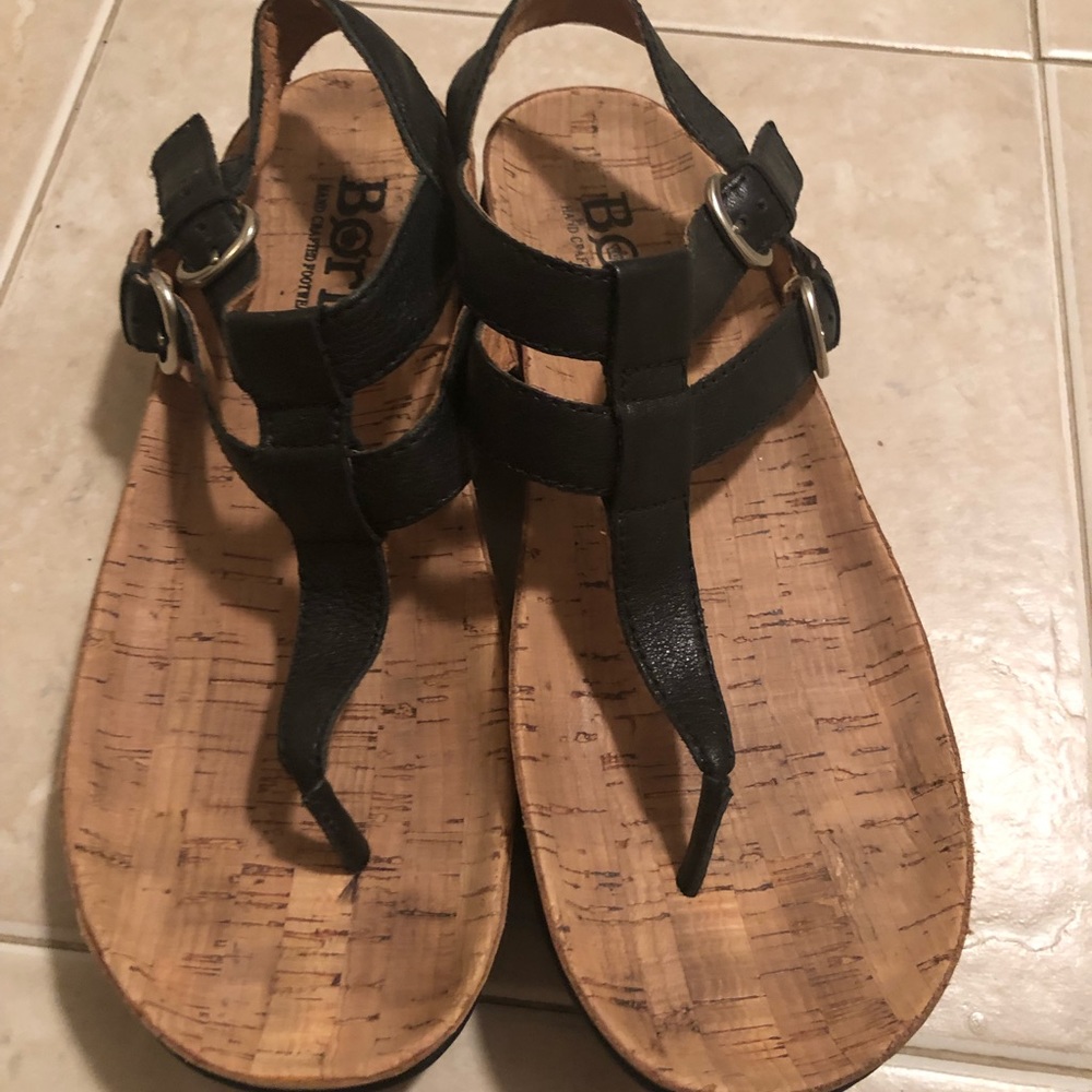 Like new, leather black sandal double buckle strap